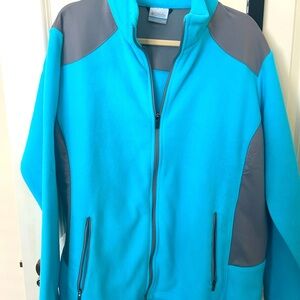 Ladies Size 1X Columbia fleece full zip in a beautiful teal blue